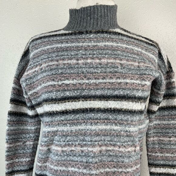 American Eagle Outfitters Mock Neck Sweater Size S EUC - Picture 2 of 8